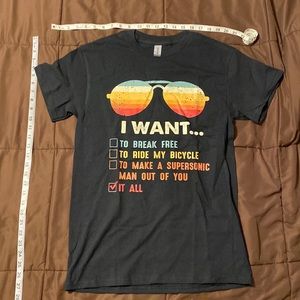 Queen T-shirt black, Gildan, size small